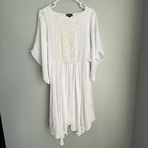 ALYX Embroidered Dress Size 6 White Butterfly Sleeves Asymetrical Hem Flowy Boho